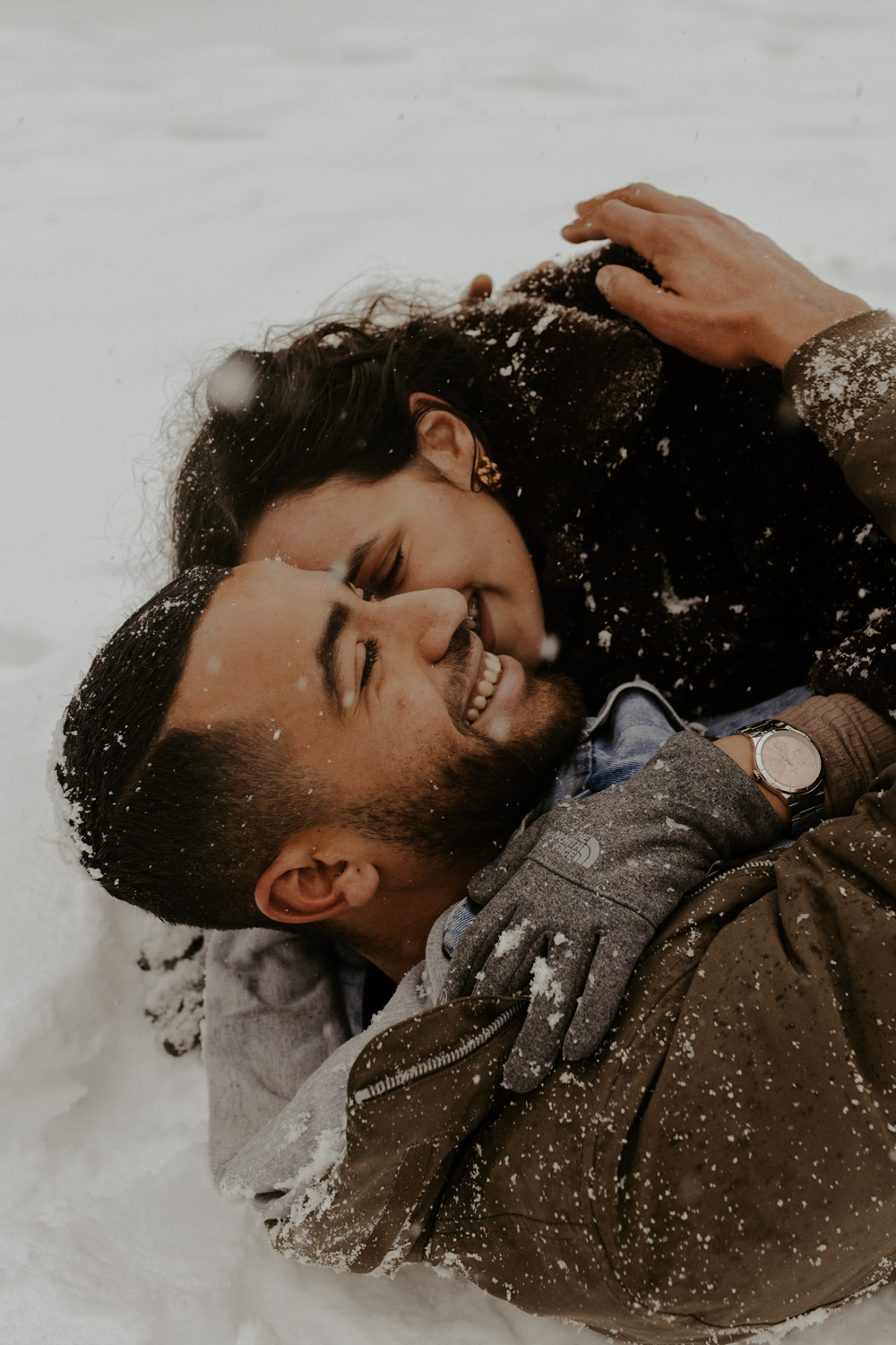 Séance photo couple à la neige