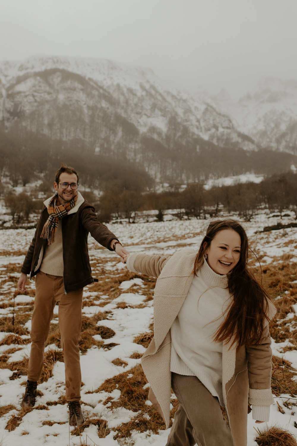 Séance photo couple à la neige