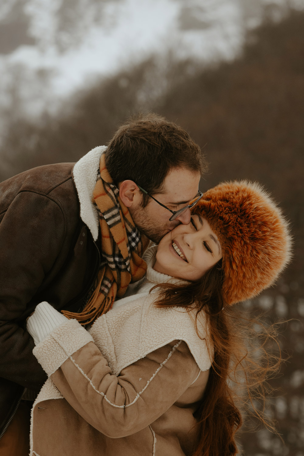 Séance photo couple à la neige