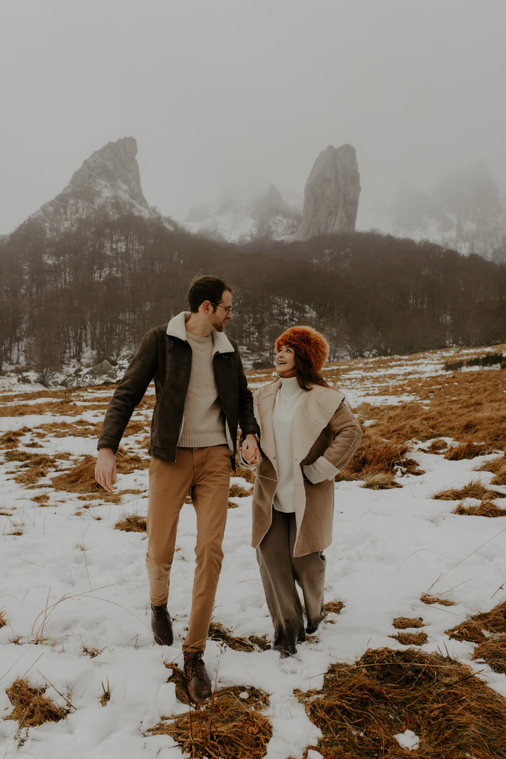 Séance photo couple à la neige